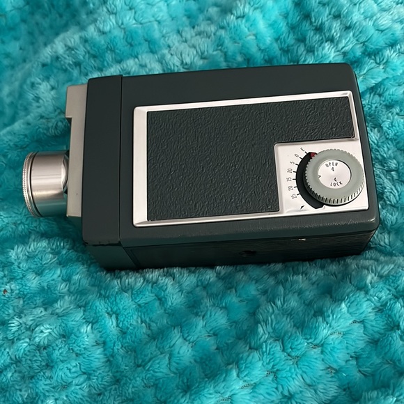 Vintage Automatic 8 Kodak Movie Camera 🎥 - Picture 3 of 10